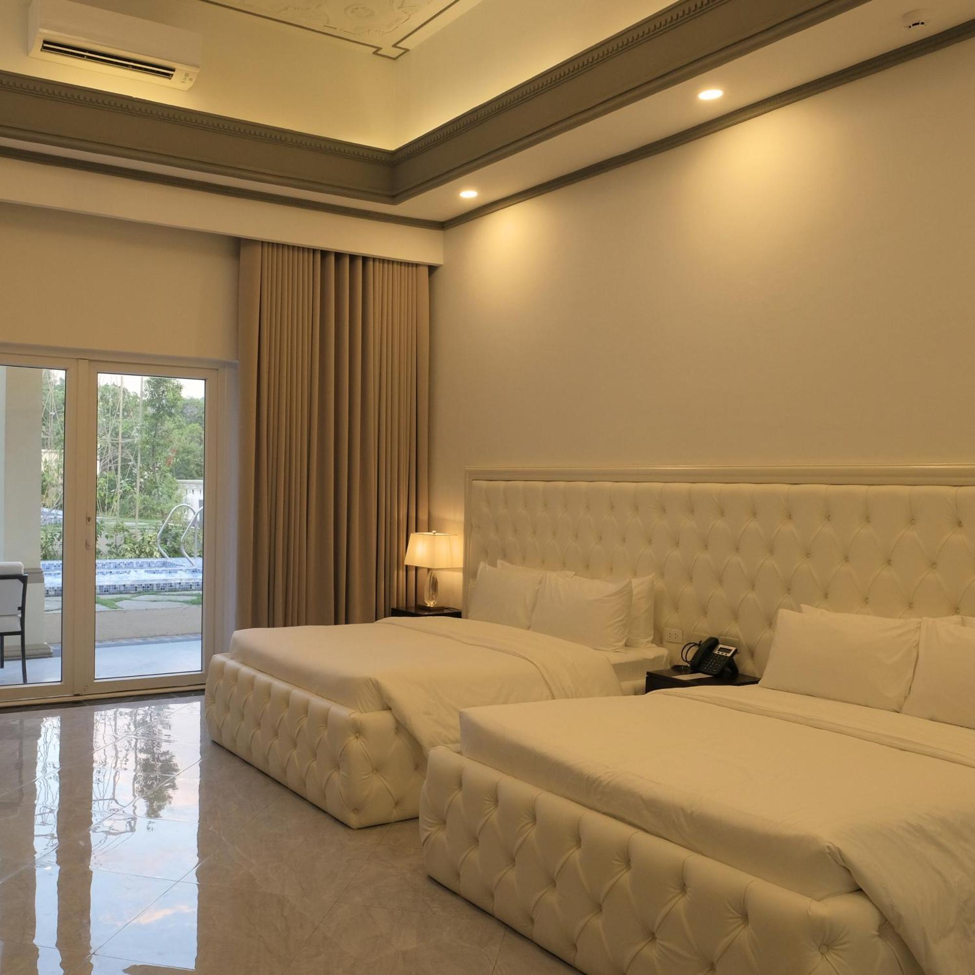 Rancho Bernardo Luxury Villas&Resort Bagac Exterior foto